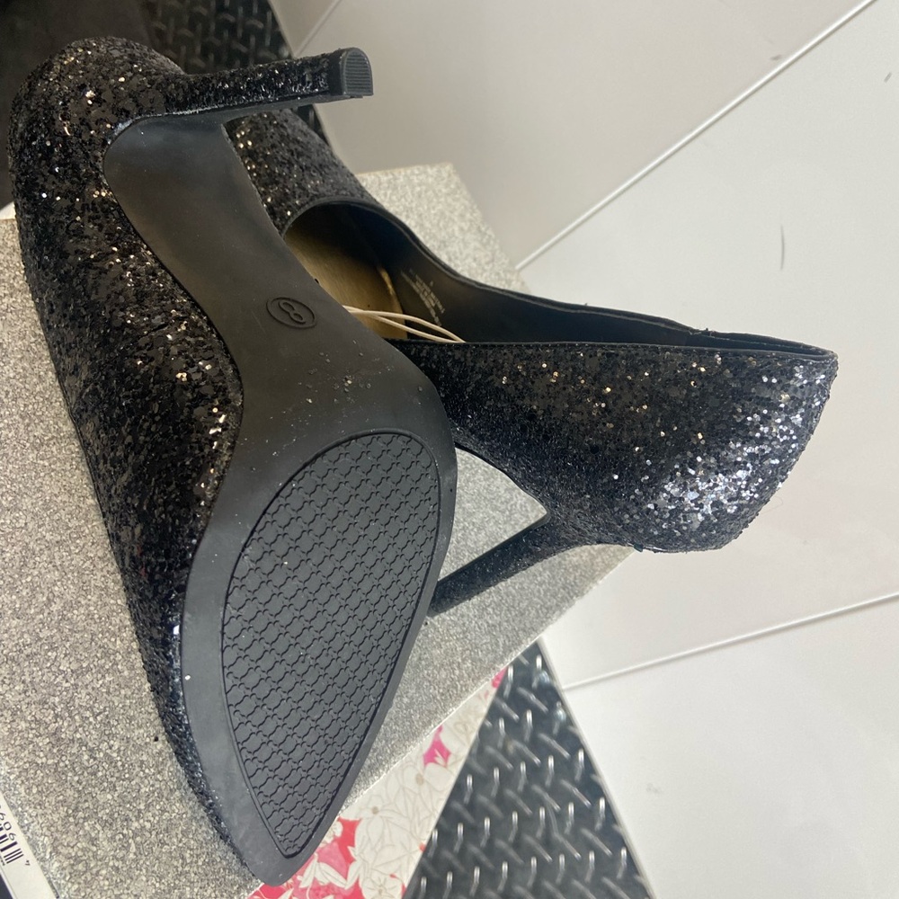 Beautiful black sequined heels. Never worn. - Picture 5 of 6